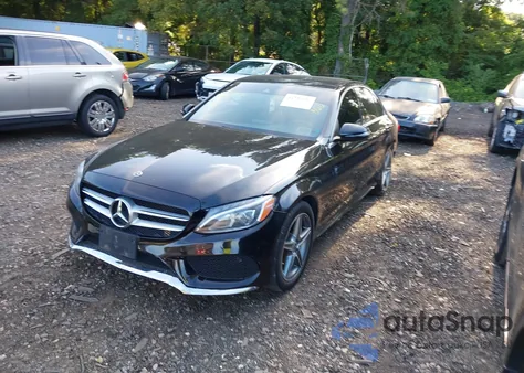 2017 Mercedes-Benz C 300 4Matic/Luxury 4Matic/Sport 4Matic z USA, uszkodzony, nr VIN WDDWF4KB0HR260832